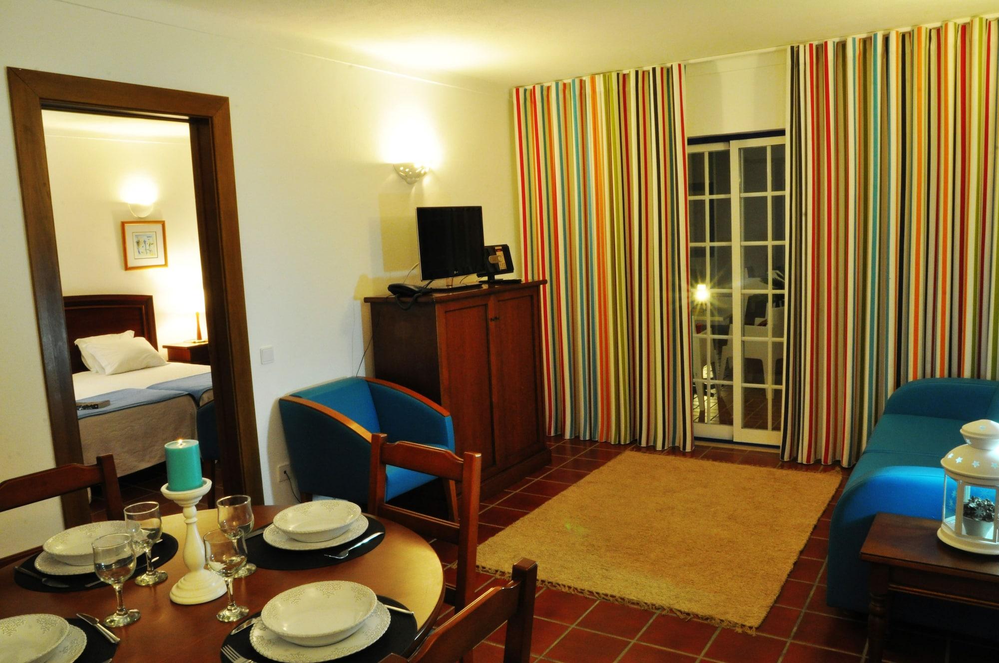 Patios Da Vila - Duna Parque Resorts & Hotels วิลานอวา ดิ มิลฟงติส ภายนอก รูปภาพ